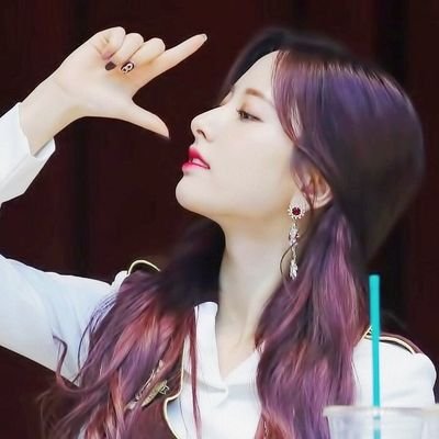 saveurow's profile picture. 디엠 주는 사람 예쁜 사람