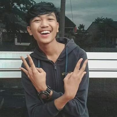 nuruuulhudaaa's profile picture. Classic man😠