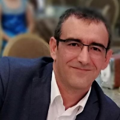 samicakar's profile picture. SÖYLEMEK İSTESEM GÖNLÜMDEKİNİ DİLİME DOLANIR
IZDIRAP OLUR
YAZSAM EĞER DERDİMİN BEN BİR TEKİNİ
CİLTLERE SIĞMAYAN BİR KİTAP OLUR  (fuzuli)