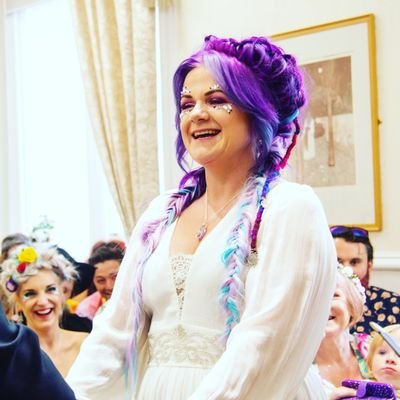 jayne_thomas10's profile picture. Bodhi & Ziggys Mam, Imogens Step-Mam⭐️ Nathan's Mrs ⚡Works in Recycling & Upcycling ♻️🌍 🙌 #Bowieforever ⚡ #GlastonButler #Moonchild 🌔🌕🌖🧘🏼‍♀🔮💎☮️