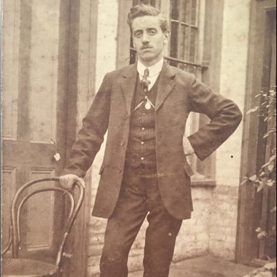 lagruta77's profile picture. Proyecto Quincho/Taller/Galería un espacio para todoas salvo para quienes no quieren compartir.