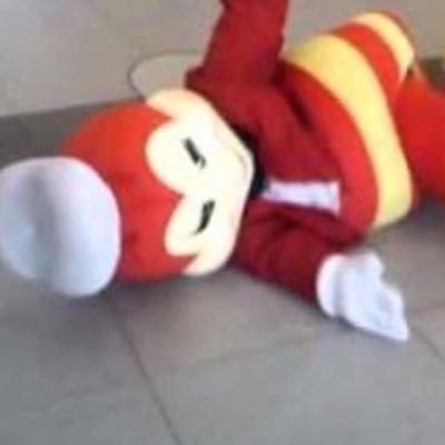 jolliuwubee's profile picture. uwu life chose me | ↑% | )_)_)