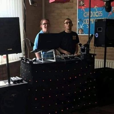 slmodileboscos's profile picture. S & L Mobile Disco,s DJs & sound technicians 07710528931 lee.forresthill.music12@gmail.com https://t.co/9pjEmITtpj 