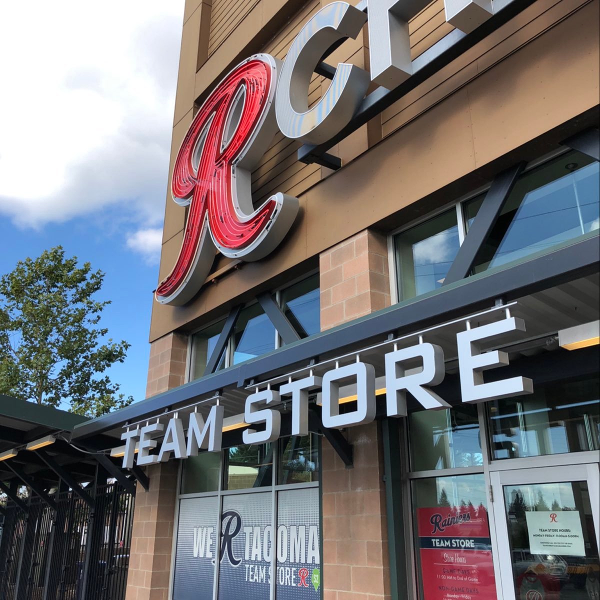 The official account for the Tacoma Rainiers Cheney Stadium Team Store. Monday through Friday noon-5pm. (253) 722-2096 #WeRTacoma