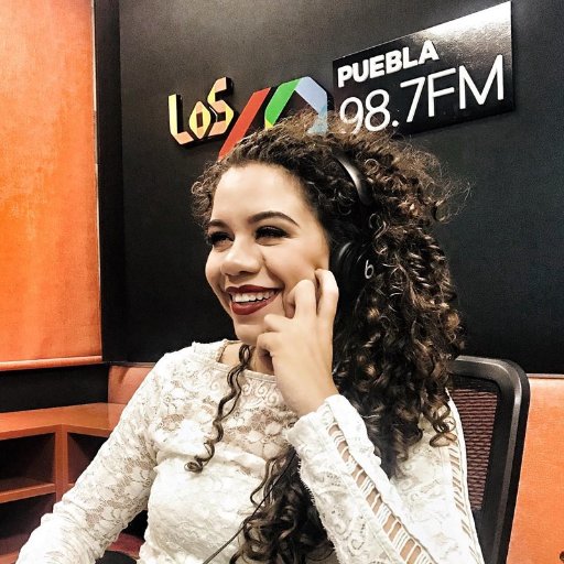 Locutora de LOS40 Puebla 98.7FM