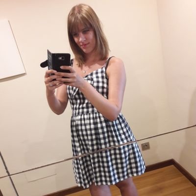 24 | She/her | English and Film Graduate | a big dork tbh
