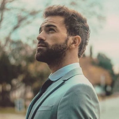 Cantante y Compositor Uruguayo actualmente participando en ‘La voz Argentina’