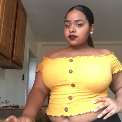 Ana_J_vera's profile picture. Fashion & Beauty ®🖤 great_vibes_only🍃

💛ya fav Cuban /Puerto Rican 💛
💔💔💔