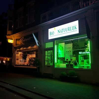 Alles wat te maken hebben met advies en verkoop van Bio en natuurlijke producten zoals Vitaminen, Supplementen, haar & lichaamverzorging, Detox, afslanken..etc.