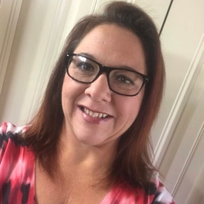 leahthomas9's profile picture. 