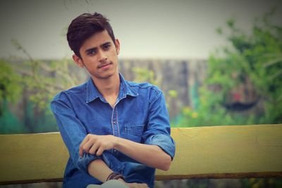 Devansh09202985's profile picture. Bornactor
ẞãçKbêñçHér😎