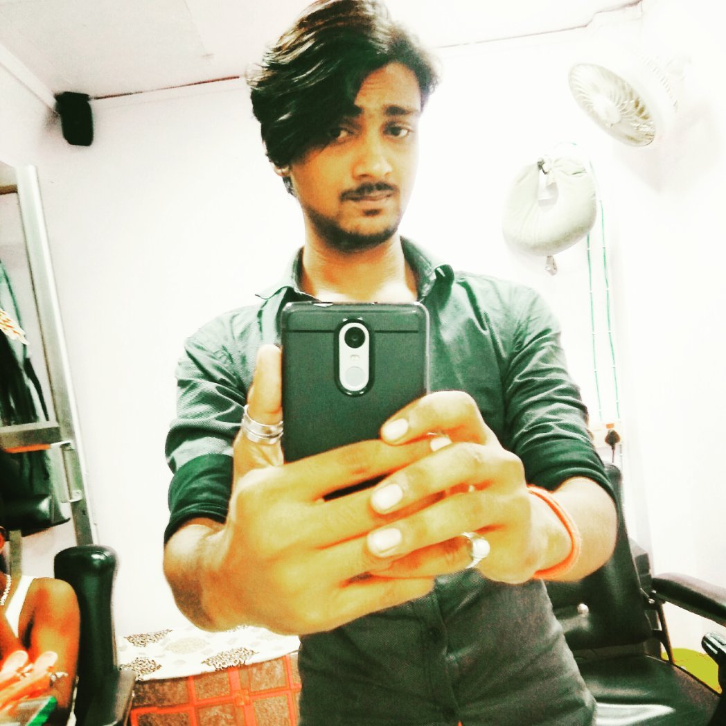 Prince_ka5hyap's profile picture. Har mod pe jo saath ho
Aisa ho mera humsafar..!!!