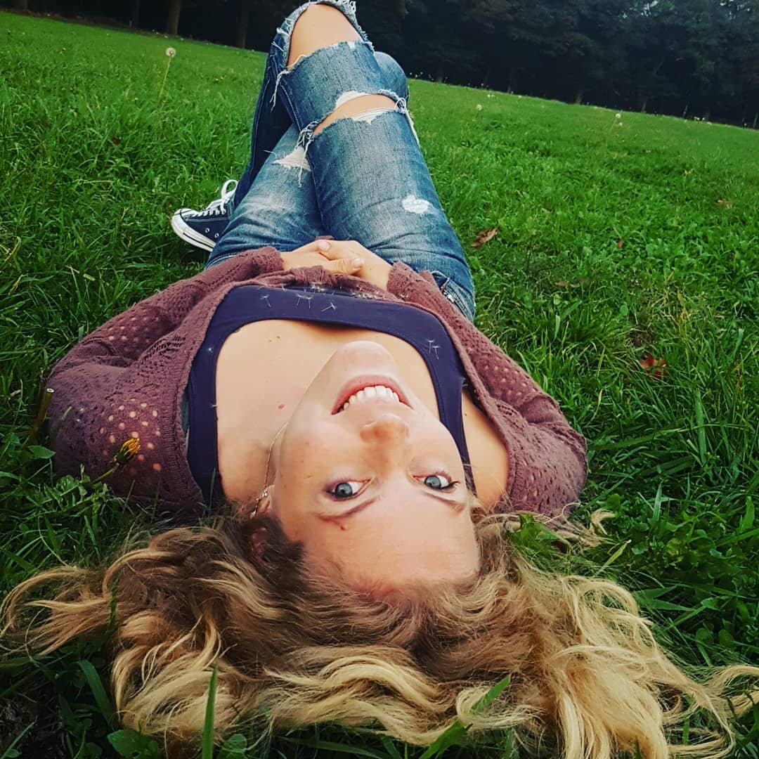 AnnevanLeeuwen8's profile picture. Vol vreugde, liefde en (levens)lust beweeg ik me door het leven! 🔥 Ik onderneem, creëer, dartel en dans rond in Bathmen en Deventer.