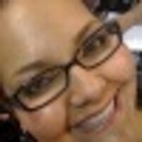 Iris Saenz (@irissaenz) Twitter profile photo