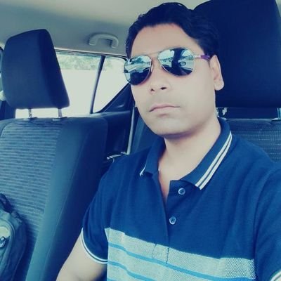 कुछ व्यग्यत्मक/कुछ समझदारी/कुछ राजनीति से प्रेरित हूँ /इस लिए ट्वीटर पर हूँ