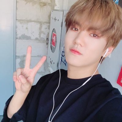 韓国語で交換だす時は 나ではなく저 너ではなく님の方がいいですよ 韓国語で交換だす時は 나ではなく저 너ではなく님の方がいいですよ