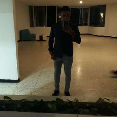 me gusta el futbol y los videos juegos 😁