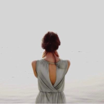 Escritora de romantica alocada. El humor lo primero y luego el sexo. No, mejor el sexo primero.
CASI PERFECTA es mi primera novela.
❤️ https://t.co/kiyXVIKgQ6