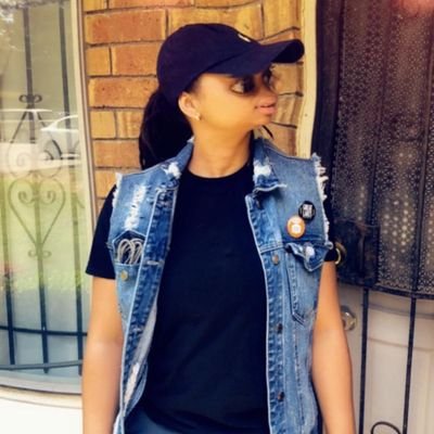 Follow me on instagram: @smash_nlyrics
snapchat: @smash_npics
YouTube: @SmashOnDeck
Happily engaged to my bestfriend 💍❤️ All about ma family 👩❤️💋👩