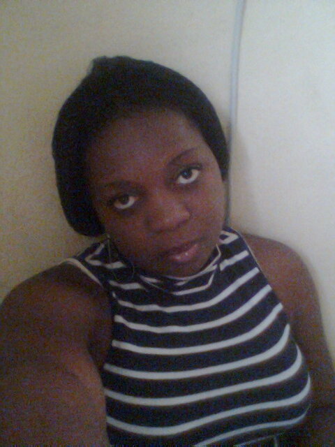 veeeeee's profile picture. 