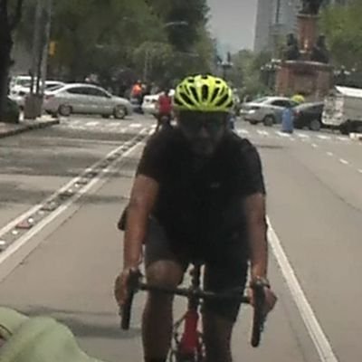 No. No apoyo las bicis eléctricas.
Sí, si soy amante del mole encacahuatado