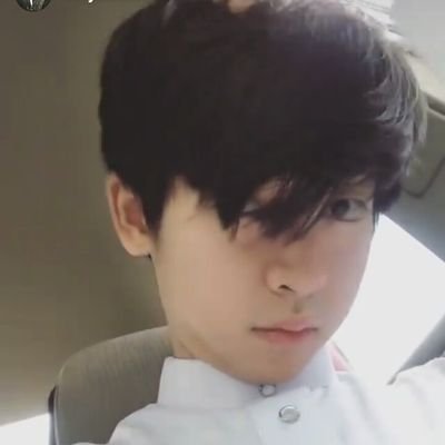 IzwnSyml's profile picture. 