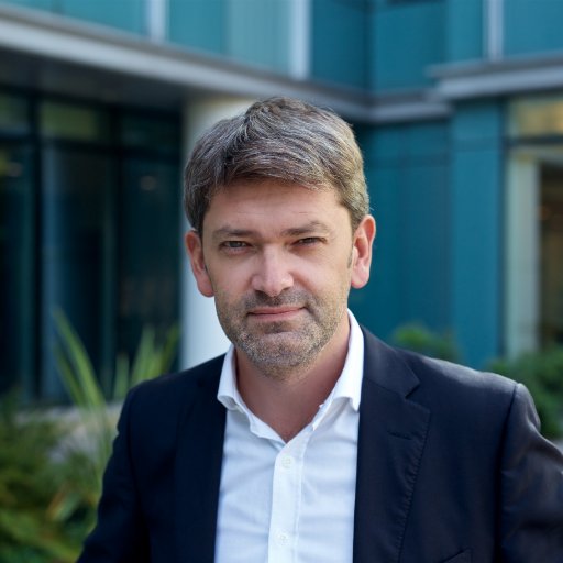 Responsable médias @GroupeSNCF, ex journaliste radio, passé dans la com.