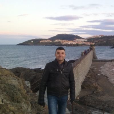 Chef d'établissement aimant la pédagogie et la formation... le changement et la nouveauté. ...