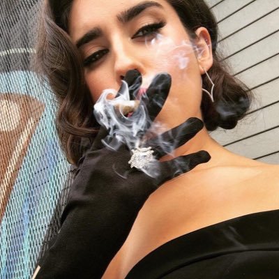 colourbluesky_'s profile picture. я люблю чай и парламент с двумя кнопками. будущий таможенник, но в душе художник с сигаретой вместо кисти.