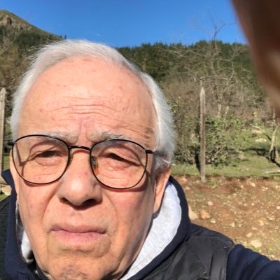 rinbarr2's profile picture. Economista