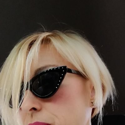 fancywindows's profile picture. worked in the luxury fashion world... Imagine Consultant, Etiquette expert, Windows dresser, Scandinavian style addict❄️, Paris lover🗼