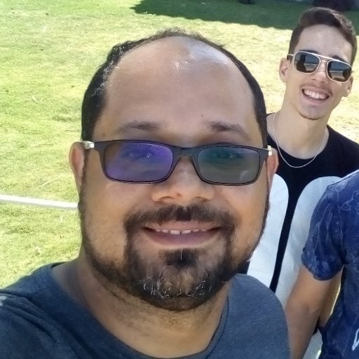 Desenvolvedor, Músico, Pós-Graduando, Doutorando Engenharia da Computação, pai e cristão.