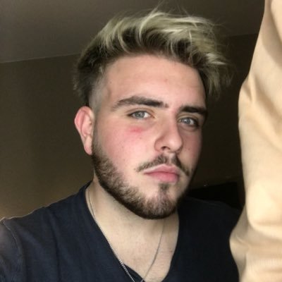 Varky_y's profile picture. insta: remic66                    snap: remi232366