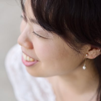w_suzu_world's profile picture. 理論的思考と直感的癒しの両脳コトバツカイ。幼少期の超絶親子関係不和と臨死体験から“いきる”をテーマに遺伝子〜見えない世界の多面的視野で活動中。自ら楽しませ喜ばせよう♪人生は一度！コンサルタント/心理カウンセラー/生物科学/サイエンスコミュニケーター/アーティスト(絵・筆・カメラ)/スピリチュアル/占い鑑定師/ヒーリング