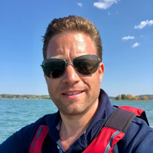 peterlinden's profile picture. Skriver o tycker om sociala medier, politik, juridik & teknik. Alla åsikter är mina egna, vems skulle de annars vara?