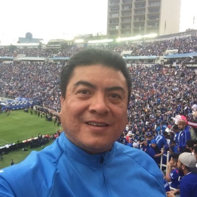 rcanov's profile picture. Contador IPN.   Azul de corazón 🚂