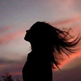 filipinamorada's profile picture. Todo está conectado. Música, conciertos, futbol, playa, amor, amigos. 😇