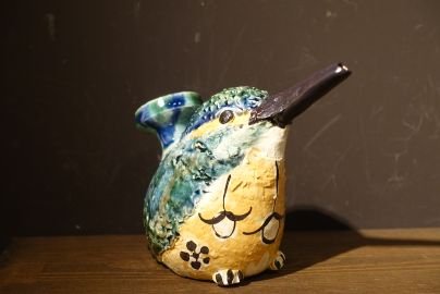 愛知県瀬戸市の陶芸家 
織部・瀬戸黒・炭化焼成を中心に茶器・酒器・花器他うつわを作っています。