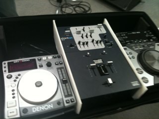 going_future's profile picture. TSD campanyという音楽配信レーベルのCSOをしている大畑です！家では１奥さん１♂１♀の守護神をしています！音楽、サーフィン、ゴルフが三度の飯より好物です！よろしく〜☆iTunesにてthe smoking dogs NOW ON SALE！