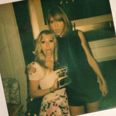 I should really just turn this into a TS fan account.

This one time Taylor Swift stalked me on social media for 6 months and invited me to her house.