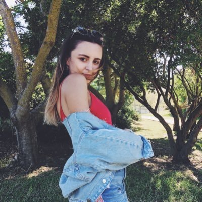 deelya_'s profile picture. 