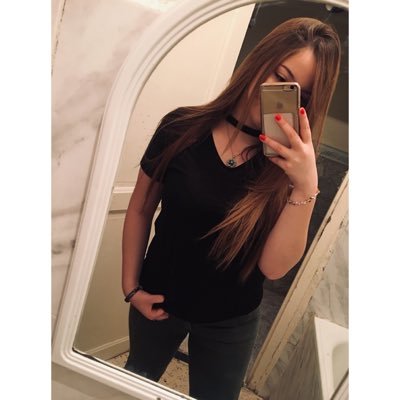 CeriineMl's profile picture. Soumis à un seul .. Souris a tous les ciels ⚜️