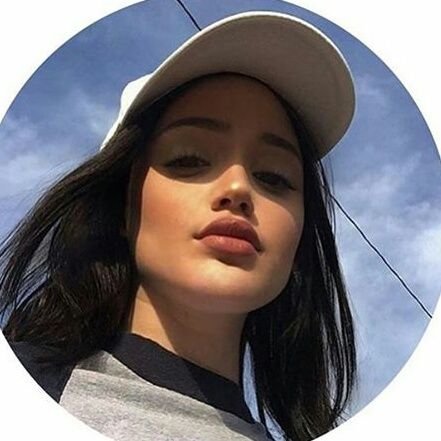 . كُـــنْ كَالحيَـــاة ؛ رَافَـــق الجَمِيـــع وَلا تَتمسَـــك بـــأحَد ..