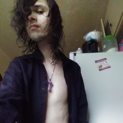 gothickingdom23's profile picture. Gothic guy I'm 18+