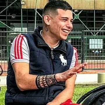 FranciscoVegaD7's profile picture. siempre para adelante 🖒
de river hasta la muerte