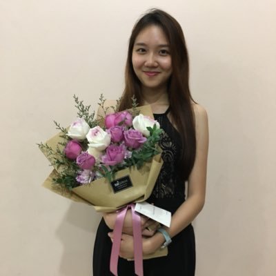 SumyeeYam's profile picture. I'm looking at you, and my heart loves the view; cause you mean everything 💕