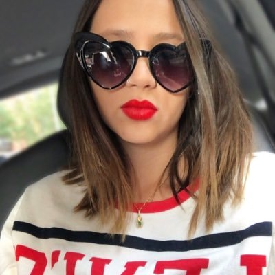 LauraTobon_'s profile picture. Destruyendo mentes desde 1994, una soñadora mas, una patana en desarrollo..!! mis tuits son para unicornios, no se aluda si no es uno. MADE IN COLOMBIA .