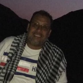أمات الحب عشاقاوحبك أنت أحياني ولو خيرت في وطن لقلت هواك أوطاني ولو أنساك يا عمري حنايا القلب.. تنساني إذا ما ضعت في درب ففي عينيك.. عنواني