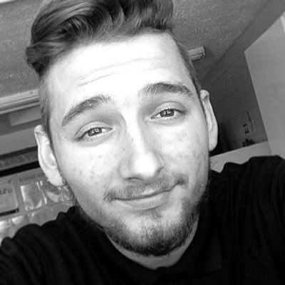 LouisMcCool7's profile picture. 22 years old ⚽️ 
daddy to Summer-Rose 🌹06-12-16 🌹Charlie 💙09-01-19 💙

Manchester United 🔴⚽️ 

Follow my Photography Instagram 📷📸; itsmeelouis