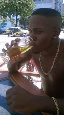 papai da Mirella flamenguista doente e gosto muito de samba cerveja mulher 26anos